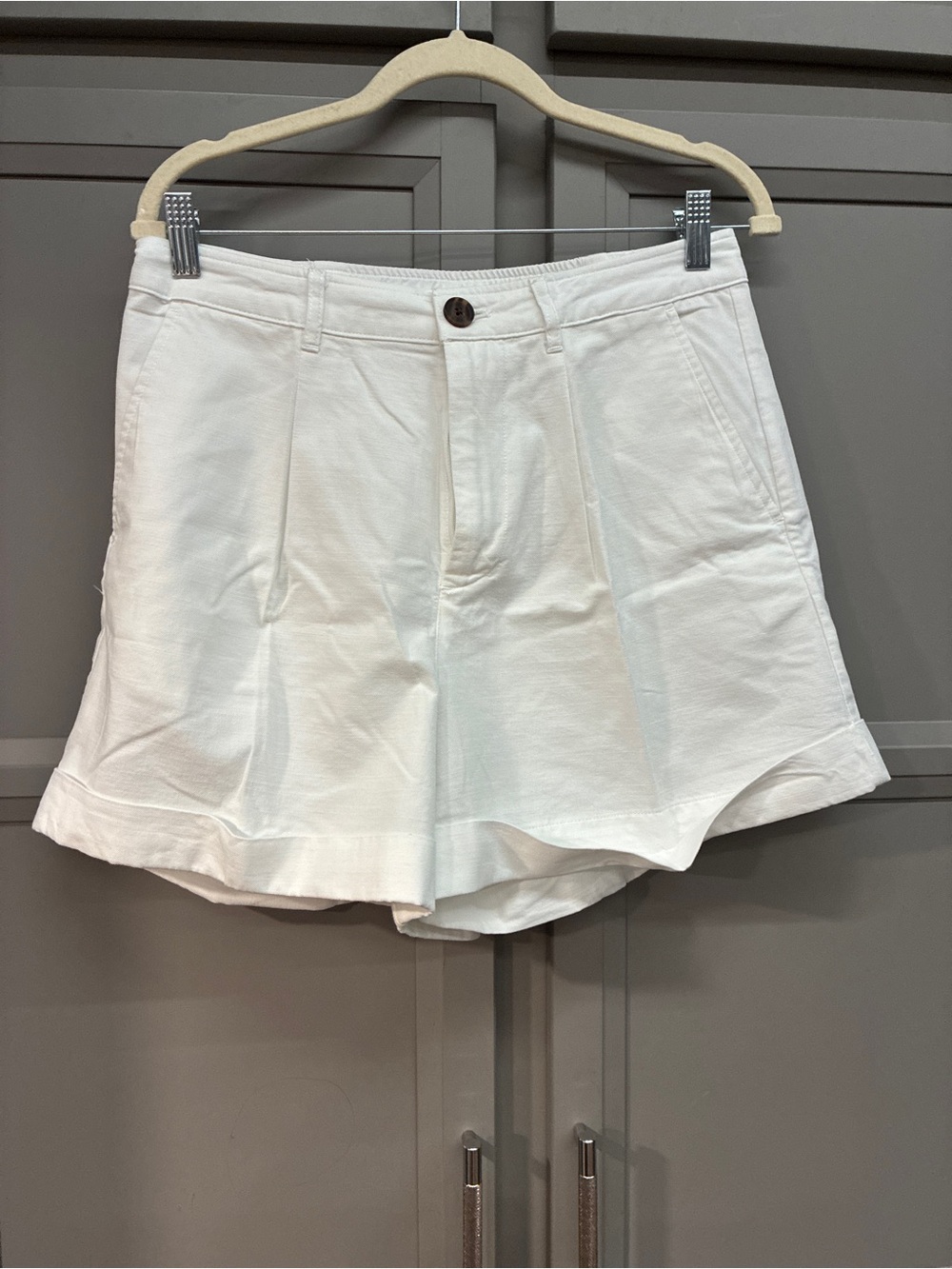 a new day White High-Rise Pleated Cuffed Shorts